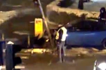 KOLIMA SE ZAKUCAO U SEMAFOR! Udes u Zemunu, automobil uništen! (VIDEO)