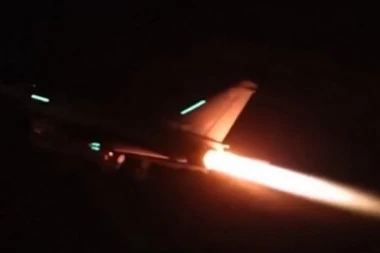 PRESEO IM POKLON: Ukrajinac provozao francuski avion, pa iznenada morao da SPASAVA GOLI ŽIVOT