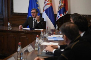 "200 HILJADA EVRA PO ZLATNOJ MEDALJI" Predsednik Vučić sa delegacijom Olimpijskog komiteta Srbije (FOTO)