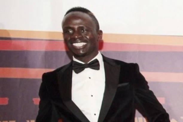 OPŠTI HAOS U SENEGALU: Mane posle DUGOGODIŠNJE veze oženio jedva punoletnu devojku! Sada se oglasio njen otac!