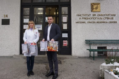 Novogodišnji paketići za decu na Onkologiji!