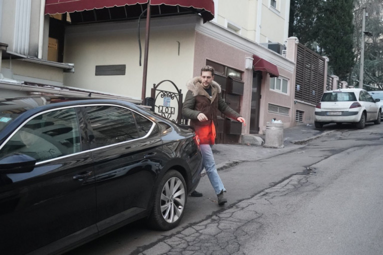 Miloš Biković stigao u porodilište