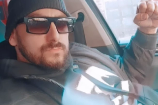 OVAKO SE ZOLA BAHATI PO BEČU: Uleće u krivinu, pa nazdravlja uz rakiju, Miljana bi čupala kosu s glave da može ovo da vidi (FOTO)