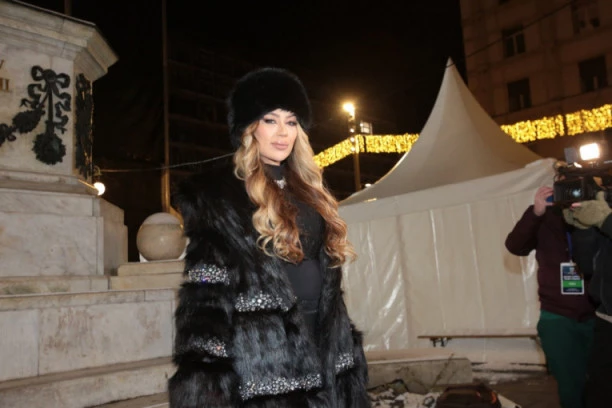 BAKA TEE TAIROVIĆ NE SME VIŠE NA ULICU DA IZAĐE: Pevačica priznala sve o porodičnom problemu, pa otkrila da li je našla DEČKA! (VIDEO)