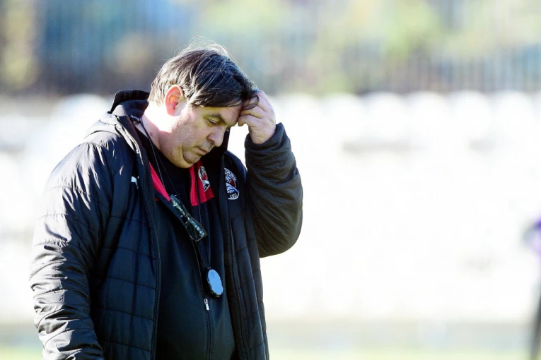 PROMENE U STRUČNOM KADRU: Napušta klupu, ali ne i klub - iskusni strateg se latio teškog posla!