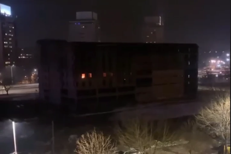 BUKTI VATRA NA NOVOM BEOGRADU!  Dramatična situacija kod Studentskog grada!