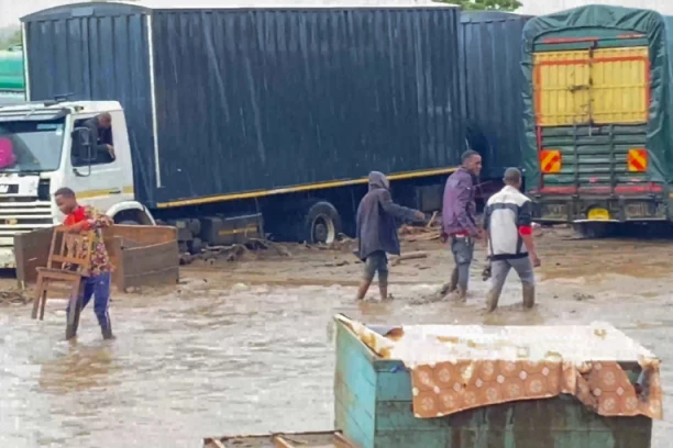 UŽAS U TANZANIJI! BLATO I ZEMLJA ZATRPALI LJUDE, IZVUČENO 22 TELA: : "Pokušavali su da zarade za život za svoje porodice"
