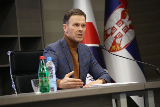 MINISTAR MALI O MESTU POTPREDSENDIKA VLADE I MINISTARSTVU: Sve što radimo, radimo zbog građana"!