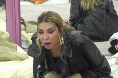 ANELI ODUZIMAJU DETE, STANIJA I ASMIN POKRENULI POSTUPAK! Ahmićeva vrišti na sav glas, ostaje bez ćerke!