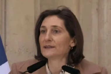 TEK DOŠLA NA FUNKCIJU, A VEĆ TRAŽE NJENU OSTAVKU: Nova ministarka obrazovanja posle nekoliko dana OVIM ŠOKIRALA NAROD