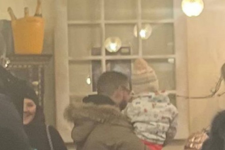 Darko Lazić sa ženom Katarinom i Ana Sević sa suprugom uhvaćeni zajedno na zimovanju