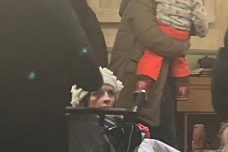 Darko Lazić sa ženom Katarinom i Ana Sević sa suprugom uhvaćeni zajedno na zimovanju