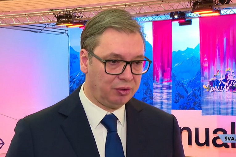 VUČIĆ U DAVOSU:  Povećanje plata za 4,5 puta u narednih 15 godina!