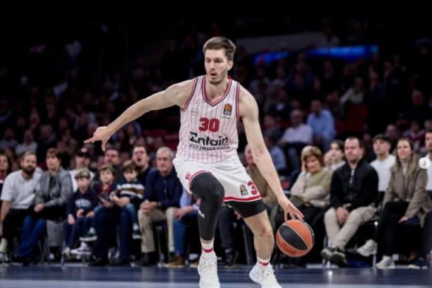 OD DOLASKA U PIREJ! Petrušev pružio NAJBOLJU partiju, ali PAO opet slavio u VELIKOM derbiju! Povredio se Milutinov!