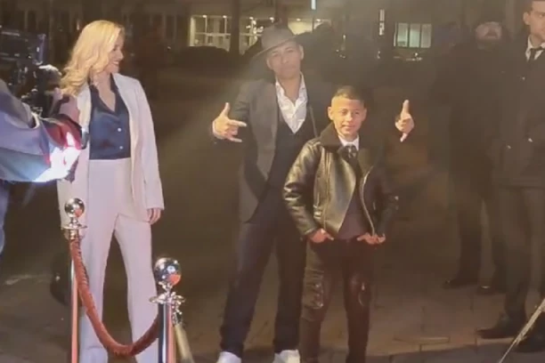 DŽEJEV NASLEDNIK IZAŠAO IZ BESNE MAŠINE: Husa napravio performans na premijeri filma "Nedelja", svi mu SKANDIRALI (VIDEO)