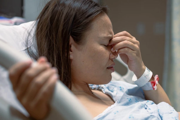 SIN JOJ JE UMRO SA TRI MESECA, PORAĐAO JE ISTI DOKTOR KAO I MARICU! Novi horor detalji o lekaru iz Sremske Mitrovice: ''Skoknuo je do Novog Sada da otvori račun dok sam bila u mukama!''