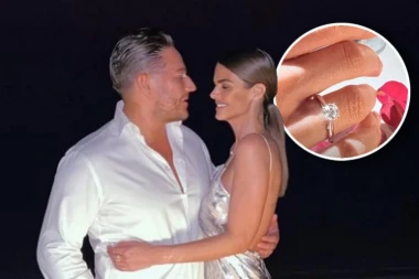 VERILA SE BIVŠA UČESNICA ZADRUGE: Pokazala ogroman DIJAMANT na ruci, dečko je zaprosio na Maldivima (FOTO)