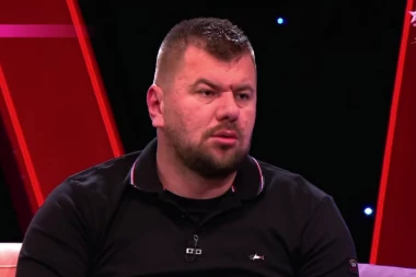 JANJUŠ PUCA NA PRVO MESTO: Bivši voditelj ga javno urnisao, zbog ovih reči bi mu PUKAO FILM!