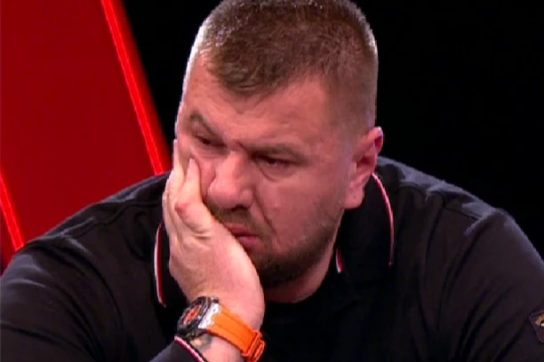 VODITELJ NAJAVIO TOTALNO RASKRINKAVANJE JANJUŠA: Sledi specijalna emisija, vreme je da gledaoci vide njegovo PRAVO LICE!
