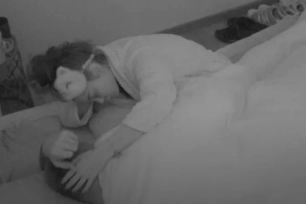 MAJA I JANJUŠ ZAVRŠILI ZAJEDNO U REHABU, PALO POMIRENJE: Dodirivali se pod pokrivačem, Aneli doživela nervni slom!