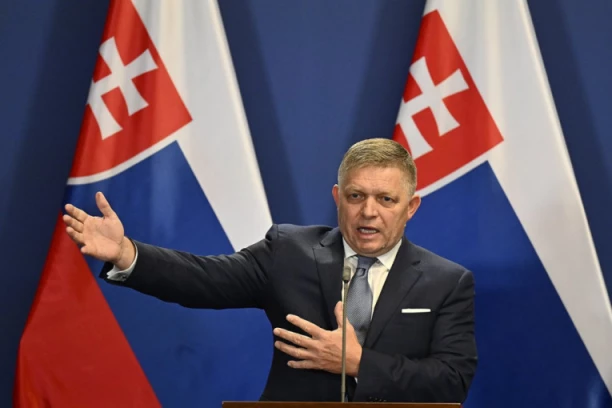 ROBERT FICO JE VAN ŽIVOTNE OPASNOSTI!