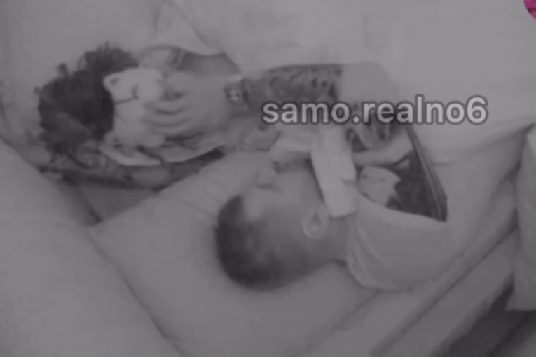 Janjuš i Maja u krevetu Elita