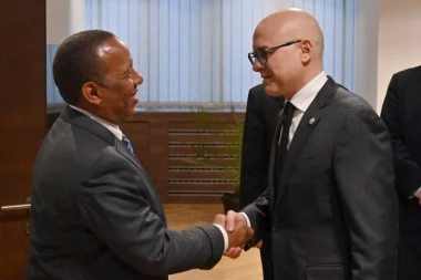 SARADNJA  U OBLASTI ODBRANE: Sastanak ministra Vučevića sa predsednikom Vlade Sao Tome i Prinsipe Trovoadom (FOTO)