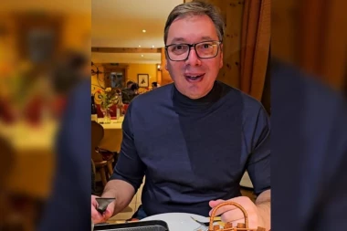 NA VISINSKIM SAM PRIPREMAMA: Vučić pokazao svoju večeru u Davosu i poslao BITNU poruku građanima (VIDEO)