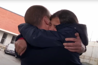 DEVOJČICA KOJU SU MEDIJI RAZAPELI JE VEĆ OSTVARILA SVOJ SAN! Pogledajte Pavlinin susret sa Borjanom! Golman OSTAO ZAPANJEN! (VIDEO)