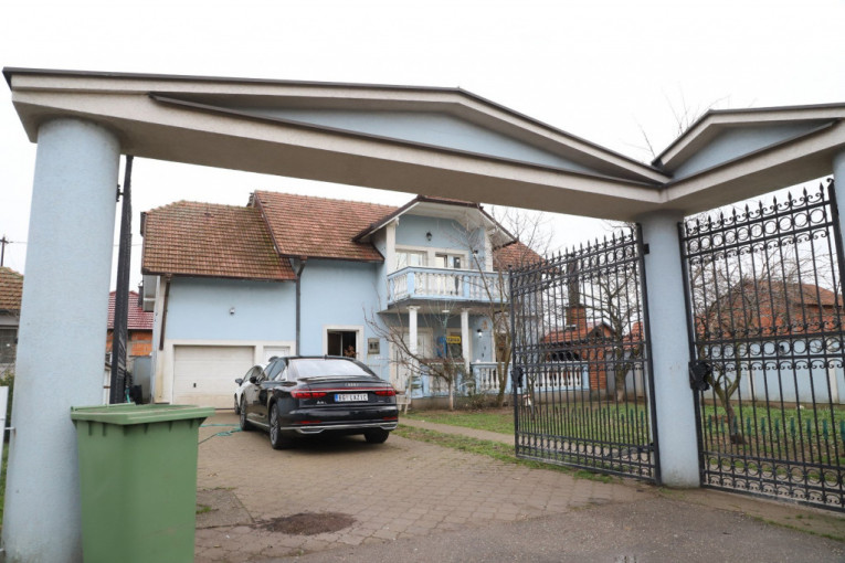 U Bijeljini nas je sačekala otvorena kapija