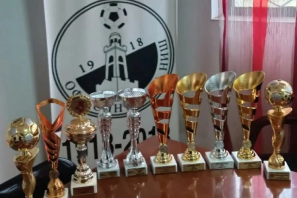 PUT KOJIM SE REĐE IDE: Izdanak Realove škole pojačao gradskog rivala - ubuduće će nositi opremu crno-belih boja!