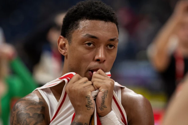 JAGO, NE DIRAJ HIDRANT VIŠE! Zvezdina URNEBESNA MOLBA nakon incidenta Brazilca! (FOTO)