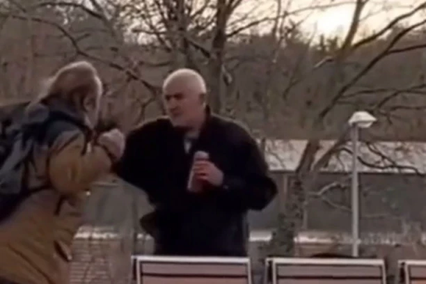 "MAJNE MUZIKA, MAJNE PROBLEM"! Pijani Srbin zapalio Berlin svađom sa Nemcem na stanici! HIT NA "TIKTOKU"! (VIDEO)