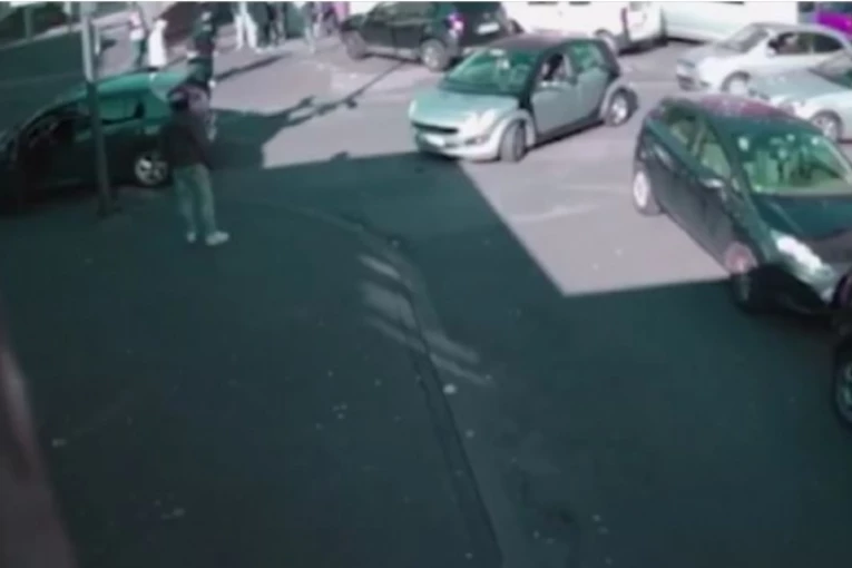 MUŠKARAC IZ SRBIJE NASMRT IZBODEN NOŽEM U NEMAČKOJ! Napalo ga 30 muškaraca i to sve zbog ŽENE (VIDEO)