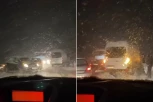JOŠ JEDAN LANČANI SUDAR NA SRPSKIM PUTEVIMA, OVOGA PUTA KOD MALOG POŽAREVCA: Kombi preprečio put, dva vozila završila u brzoj traci! (VIDEO)