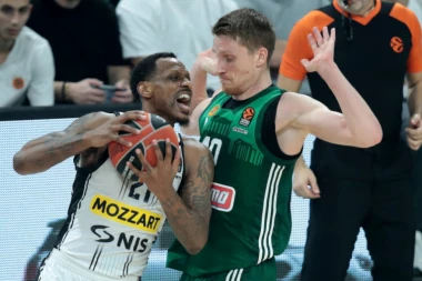 PANATINAIKOS PORAZIO PARTIZAN: Izgubljene lopte KOŠTALE crno-bele "brejka"!