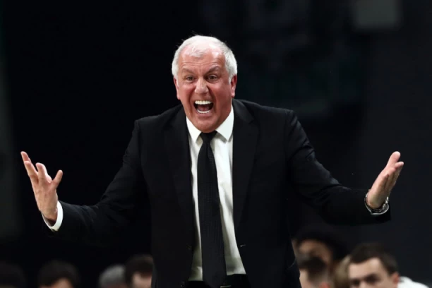 OBRADOVIĆ UTUČEN POSLE PORAZA U ATINI: PRIČALI SMO na poluvremenu o tome...