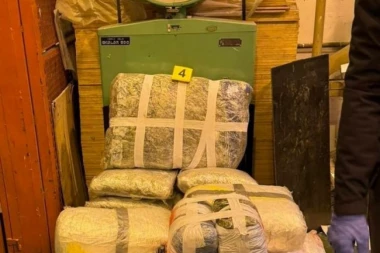 U VOZILU TRI KARTONSKE KUTIJE, A UNUTRA... Evo zbog čega je Turčin pao na Gradini!