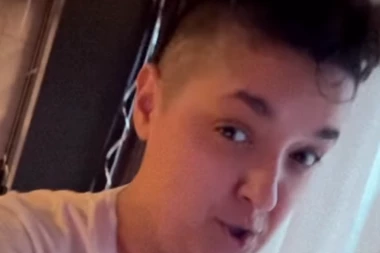 POVREĐENA MARIJA ŠERIFOVIĆ: Pevačica uhvaćena sa POVREDOM u javnosti, ne može da drži mikrofon u ruci!