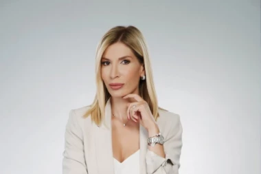 MINJA MILETIĆ PROVIDNOM BLUZOM ZAPALILA MAŠTU FANOVA I POKAZALA VIŠE NEGO INAČE: "Kad se oglasi Minja sve u meni tinja!" (FOTO)