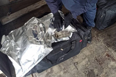 OGLASIO SE MUP O HAPŠENJU MUŠKARCA (31) U ČIJEM KAMIONU JE PRONAĐENO 12 TORBI DROGE: Ovo nije jedina akcija policije danas! (FOTO)