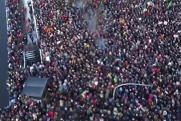 SURVALI SE U PROVALIJU: Desničarima odzvonilo, dobili NIKAD MANJU podršku u narodu