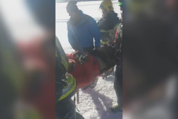 MLADIĆA IZVUKLI IZ PROVALIJE DUBOKE VIŠE OD 30 METARA: Sleteo sa kvada kod vidikovca, a evo kako je spašen!