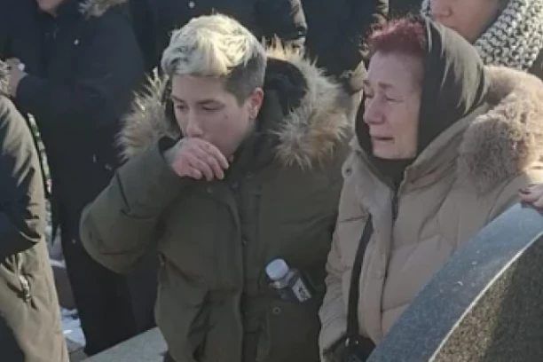 MATORA PREDOSETILA UJAKOVU SMRT:  Gušila se u suzama, majka je molila: "Prestani više, Jovana, to da radiš!"