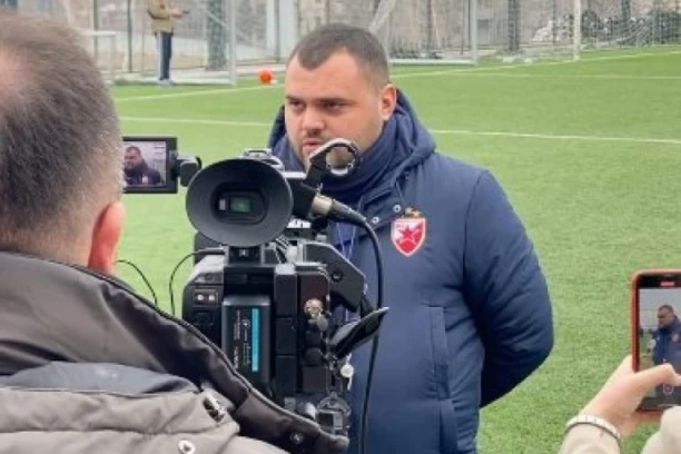 MOŽE DA ODAHNE: Desni bek je stigao - trener Neđić na raspolaganju ima igrača od kojeg će se mnogo očekivati!