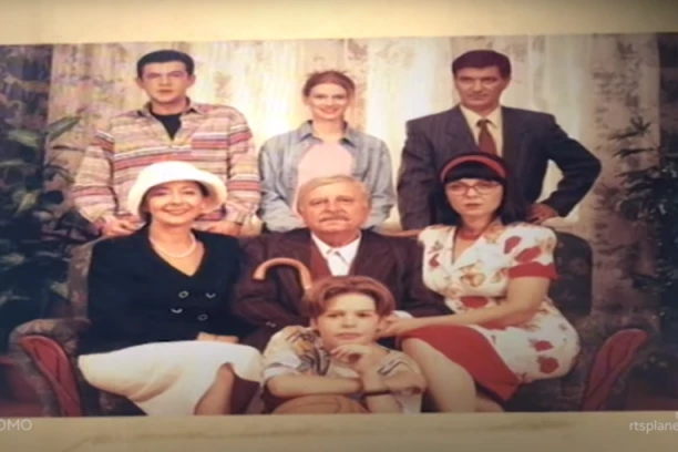 PROKLETSTVO SERIJE "PORODIČNO BLAGO" SE NASTAVLJA: Tragična sudbina glumaca stigla i Srđana Dedića, MISTERIOZNA smrt! (FOTO)