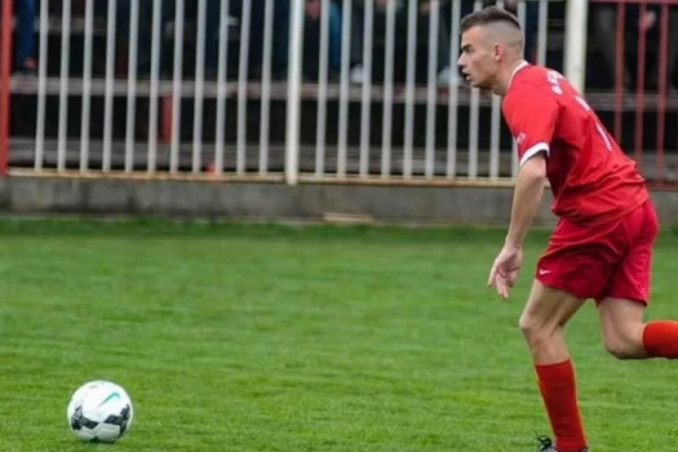 BOMBA JE EKSPLODIRALA, TITELSKA OPŠTINA PODRHTAVA: Treći put je obukao dres plavo-belih boja - došlo je vreme da se klub ponovo umeša u borbu za titulu! (FOTO GALERIJA)