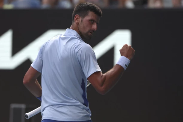 ZNA SE KO JE KRALJ MELBURNA: Novak Đoković u polufinalu Australijan opena!