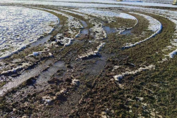ZAŠTO?! Teren je u potpunosti devastiran - vandali uništili sve što je sa velikom mukom urađeno! (FOTO GALERIJA)
