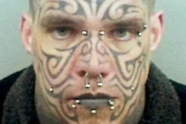 SILOVAO, PRETIO, VEZIVAO I MUČIO DEČAKA ČAK ŠEST GODINA! Stefana konačno stigla zaslužena kazna! SUD DONEO PRESUDU, OGLASIO SE I INSPEKTOR KOJI JE VODIO SLUČAJ!